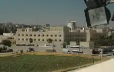 واشنطن تأمر بإجلاء موظفي سفارتها غير