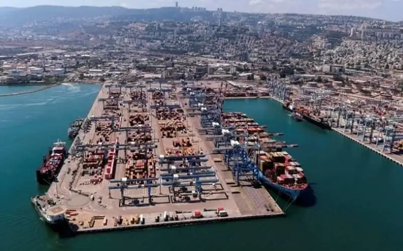 مسيرات تستهدف أحد خزانات الوقود بميناء