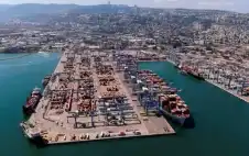 مسيرات تستهدف أحد خزانات الوقود بميناء