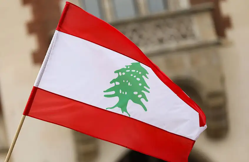 الجيش اللبناني يخلي مراكزه في بلدات