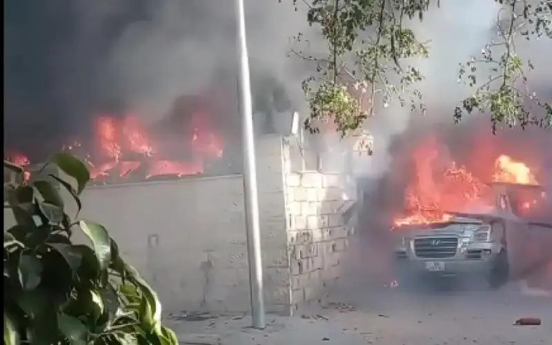 الأمن يكشف سبب حريق مركبات العقبة