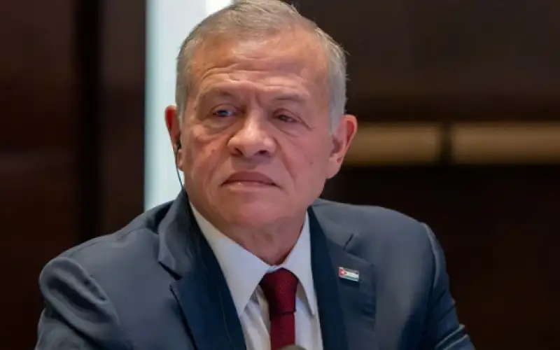 الملك يؤكد لرئيس وزراء هولندا ضرورة