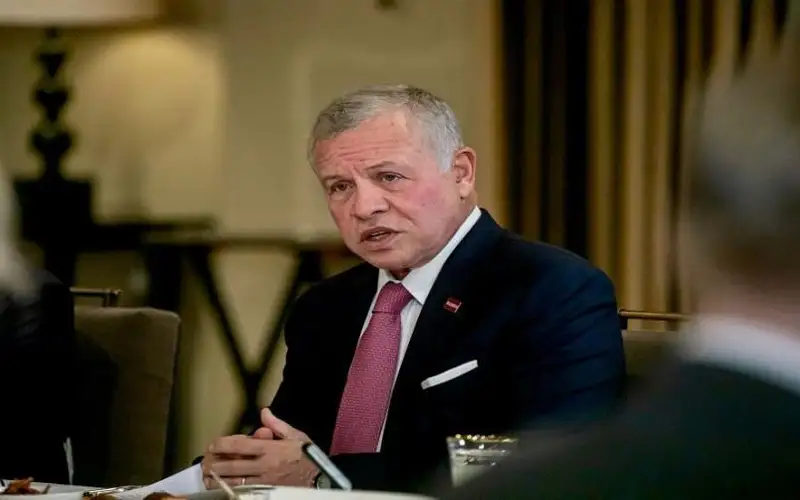 الملك يتلقى اتصالا هاتفيا من شيخ