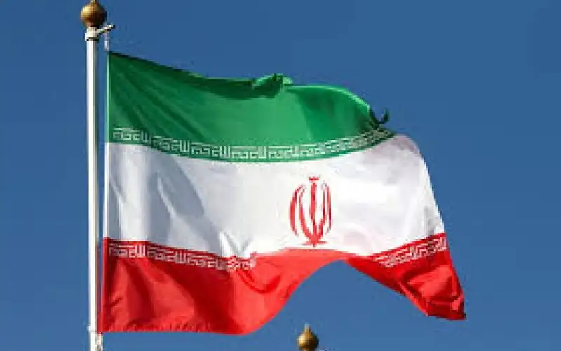 إيران تنفي استهداف السفارة الأمريكية في