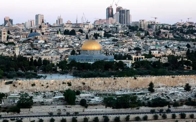 صحيفة نيسان ـ الاحتلال يمنع إقامة صلاة الجمعة غدا