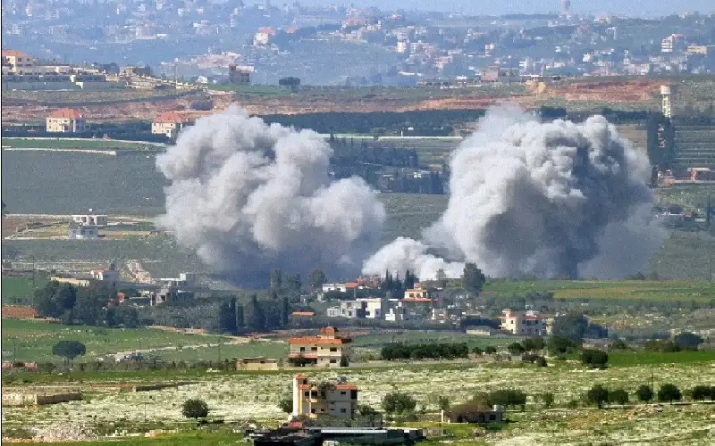 الاحتلال يكثف عدوانه على لبنان.. غارات