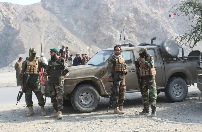اشتباكات عنيفة على الحدود الباكستانية الأفغانية..