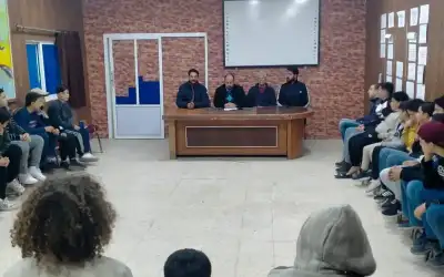 العثور على ثعلب سجين في لوح