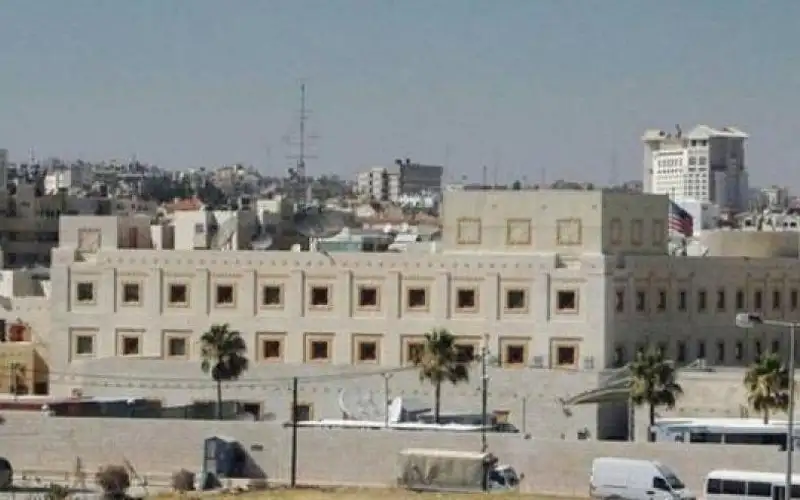 السفارة الأمريكية تحث رعاياها على مغادرة