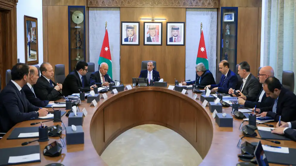 حسان يبحث مع شركات الملاحة والشحن