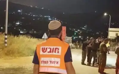 تسمع أذان الأقصى ولا تستطيع دخوله..