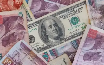 مال ـ مصر.. الدولار يكسر حاجز 52 جنيها