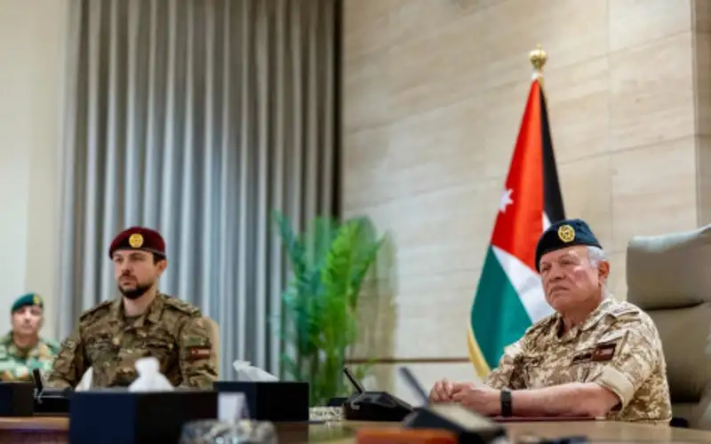 الملك من القيادة العامة: الأردن مستعد