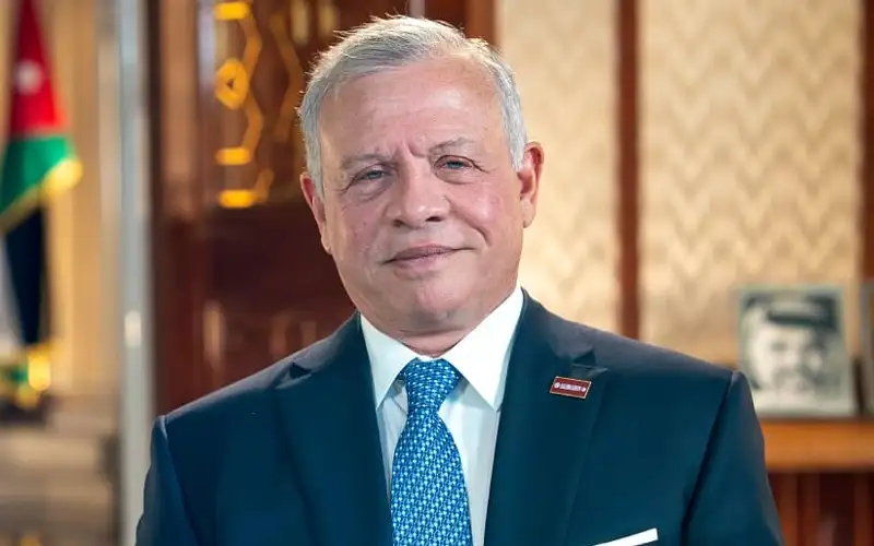 الملك يشارك في اجتماع مرئي مع