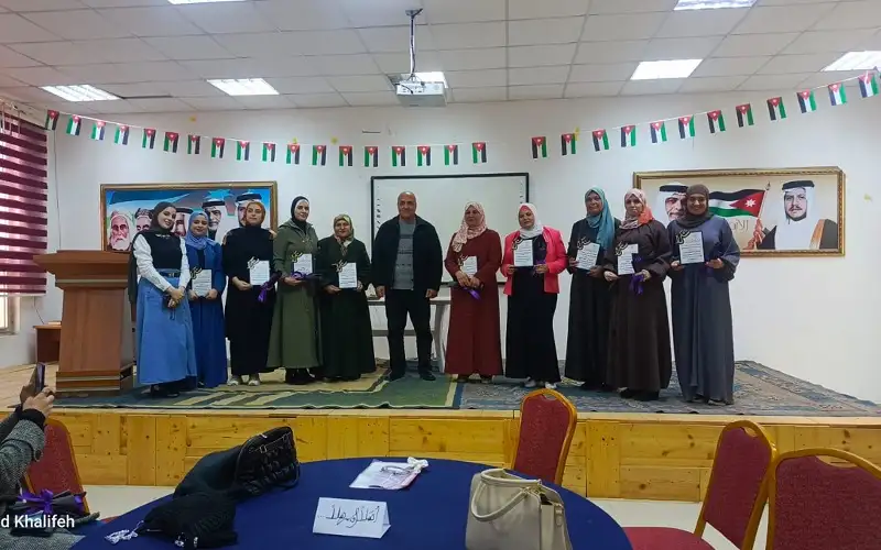 جلسة حوارية بعنوان 8×8×8 في مركز