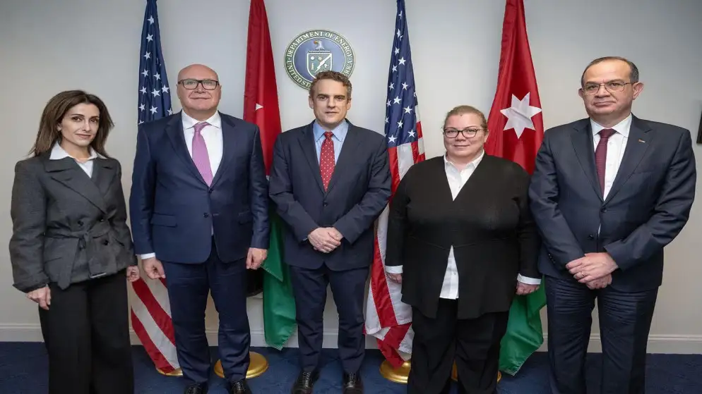 صحيفة نيسان ـ وفد وزاري يناقش مع مسؤول أميركي