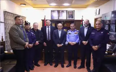 مجتمع ـ تجارة عمان وإدارة السير تبحثان تنظيم