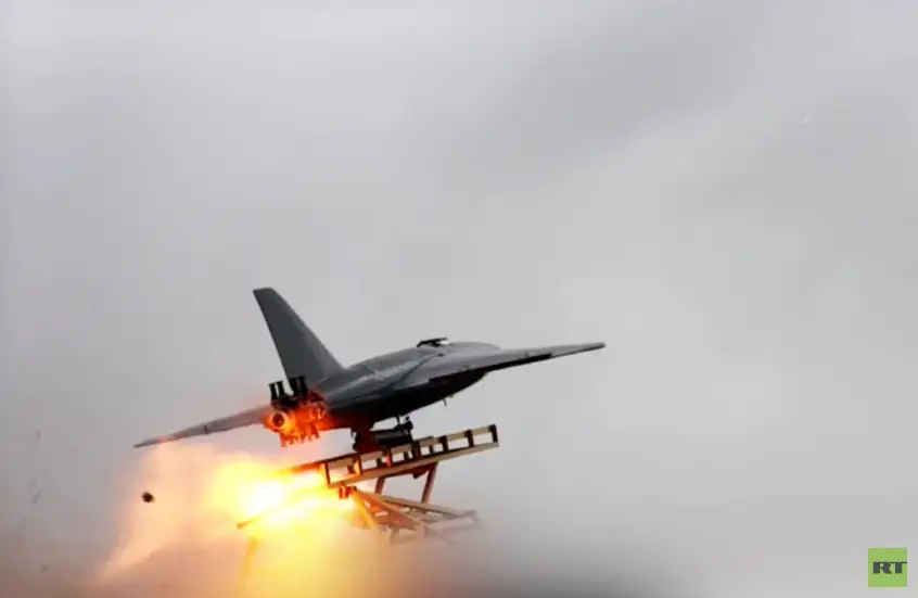 الجيش الإيراني يعلن مهاجمة مصفاة النفط