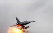 الجيش الإيراني يعلن مهاجمة مصفاة النفط