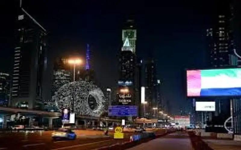 الإمارات: مقتل 6 وإصابة 131 شخصا