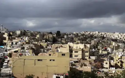 إعلام إسرائيلي: قرار بشن غارات على