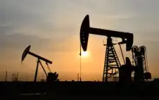 السعودية تخفض إنتاج النفط بمقدار الربع