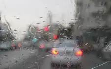 زخات مطرية متفاوتة الشدة في عدة