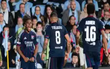 يتجاهلون عstrongزيstrongمته القوية .. أسطورة فرنسا