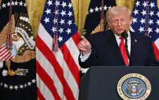 ترامب: إيران مهزومة تماما وتريد إبرام