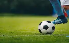 قمة كروية تجمع الوحدات والحسين بدوري