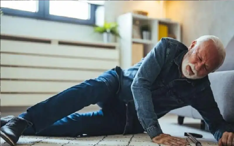 السقوط يحصد أرواح كبار السن.. أكثر