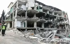 26 عاملا صحيا قتلوا في غارات