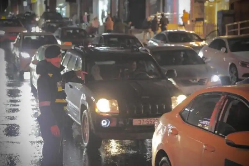 السير: تطبيق خطة مرورية لمنع الازدحامات