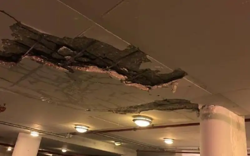 شظية تصيب منزل القنصل الأمريكي لدى