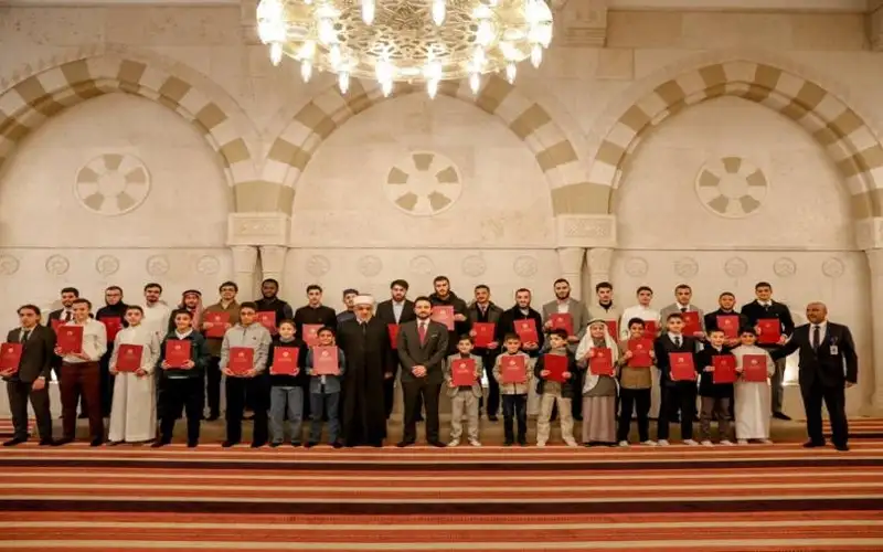 مندوبا عن الملك، ولي العهد يرعى