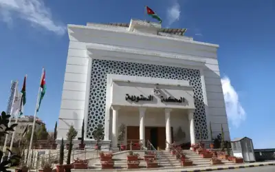 امل حجازي ليست سنية ولا شيعية