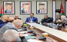 العمل النيابية تبحث ونقابة الصيادلة معدل