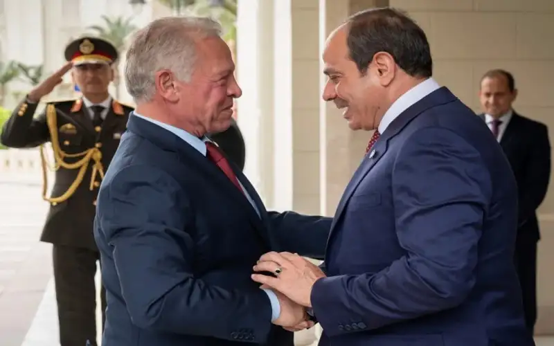 صحيفة نيسان ـ الملك والسيسي يؤكدان ضرورة تكثيف العمل