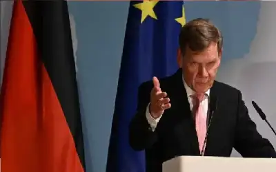 لبنان يحدد سعرا جديدا للبنزين ويرفع