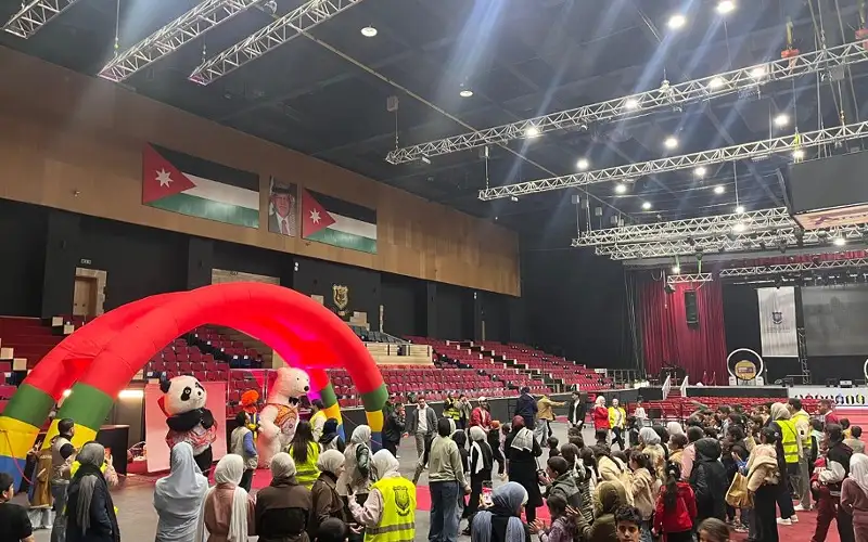 عمان الأهلية تختتم فعاليات إفطارات وكسوة