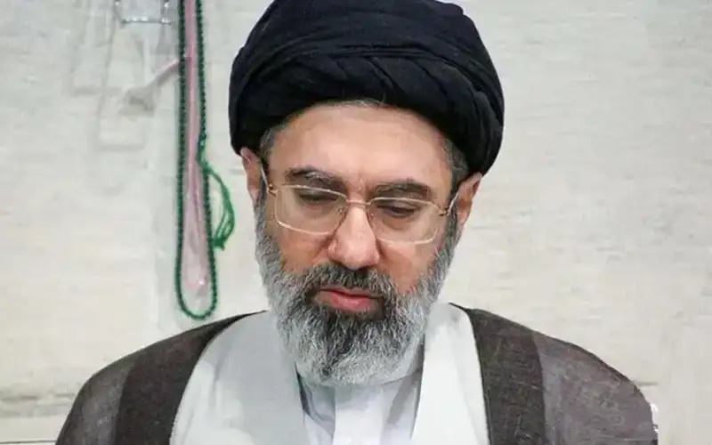 تفاصيل سرية حول اختيار مجتبى خامنئي