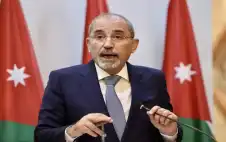 وstrongزيstrongر الخارجية يبحث مع نظيره الجزائري