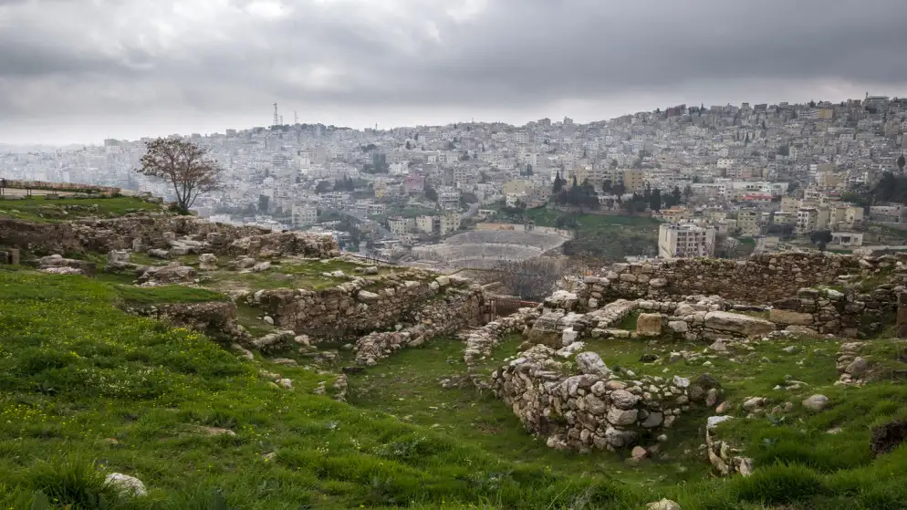 أجواء باردة وماطرة اليوم وتحذيرات من