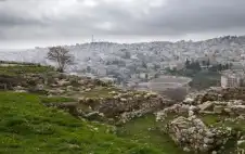 أجواء باردة وماطرة اليوم وتحذيرات من