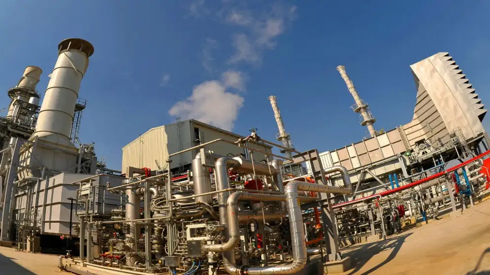 هجوم بطائرات مسيرة يتسبب باندلاع حريق