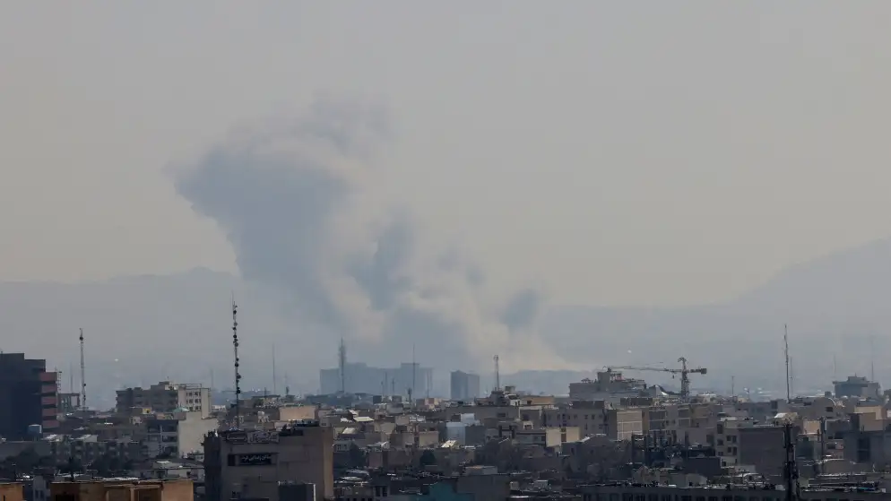 الجيش الإسرائيلي يعلن شن ضربات على