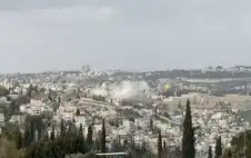 سقوط شظايا صاروخ إيراني قرب المسجد