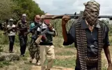 مقتل 64 شخصا في هجوم على