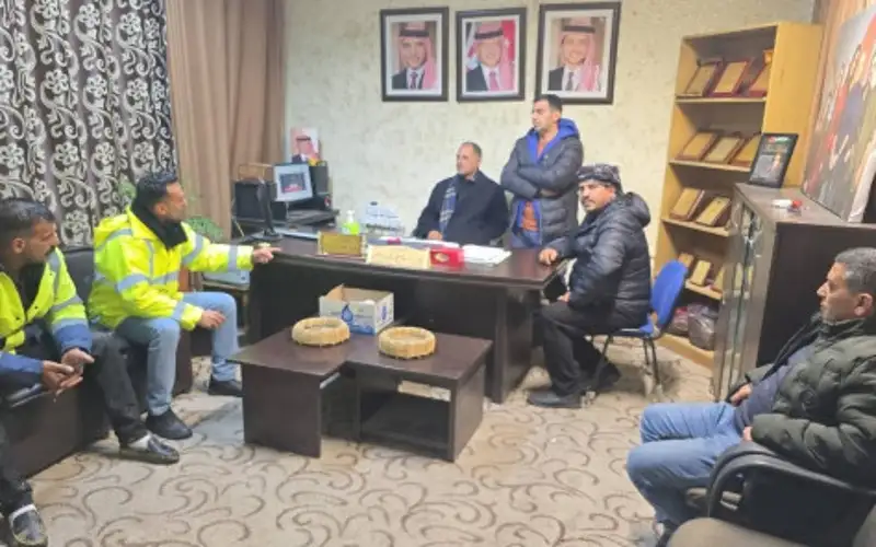 رئيس بلدية الطفيلة يدعو للإسراع في