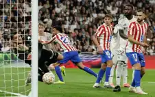 فينيسيوس يقود الريال لحسم الديربي والاستمرار